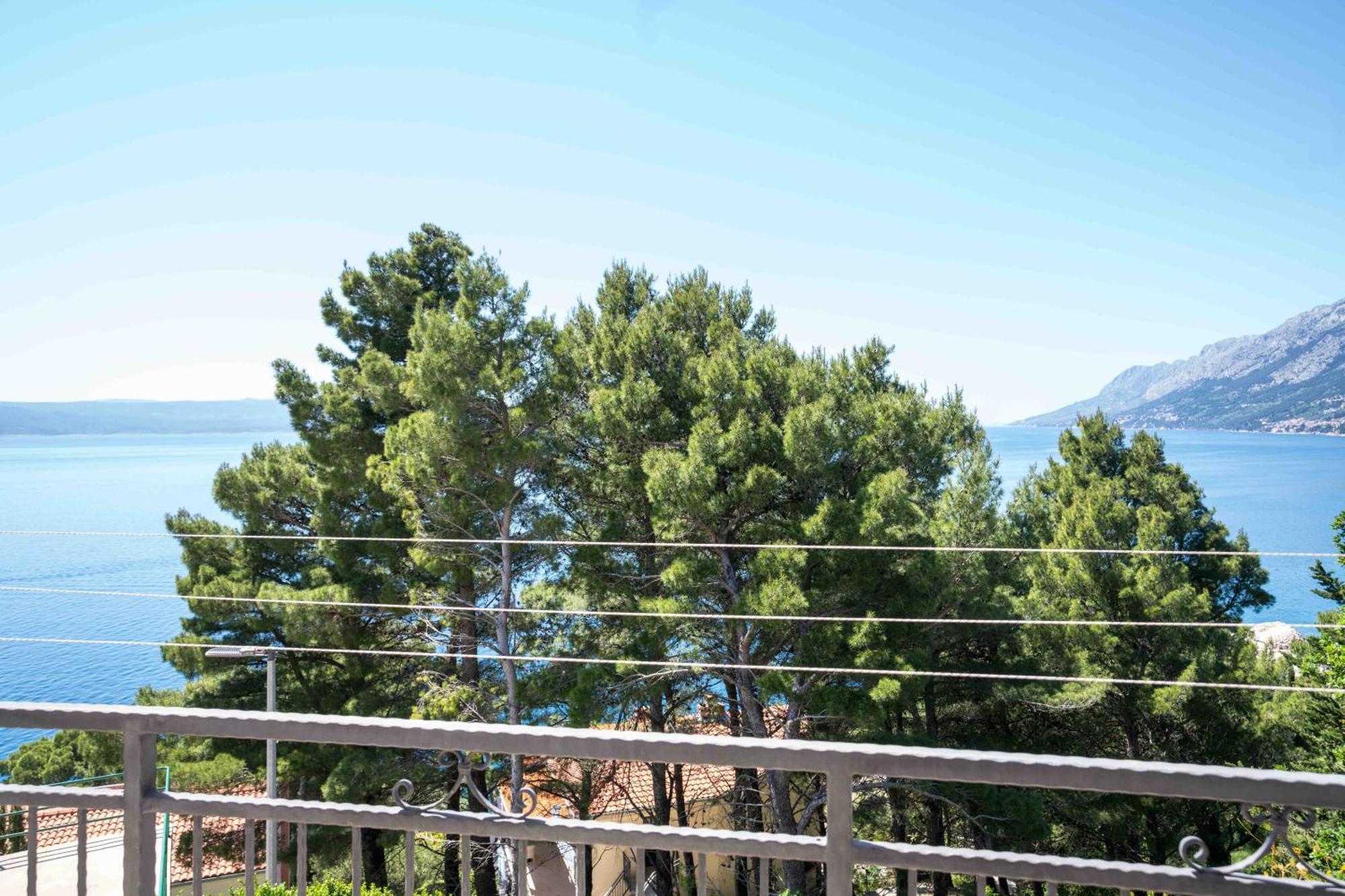 Sea View Gin Apartament *