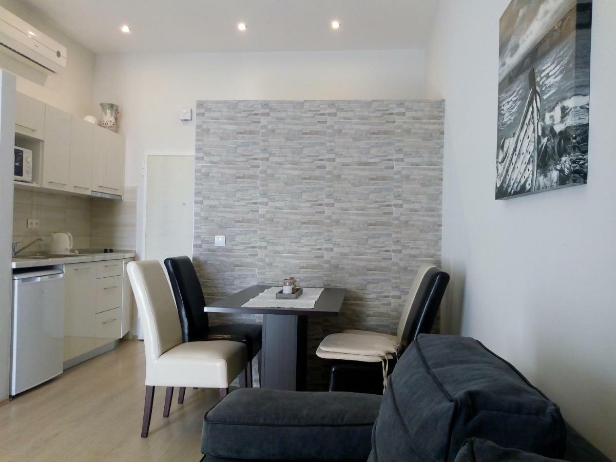 Sea View Gin Apartament *